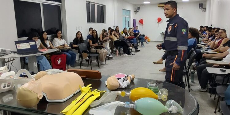 Samu nas Escolas retoma atividades em 2025 com formação de acadêmicos e ações lúdicas em escolas de Maceió