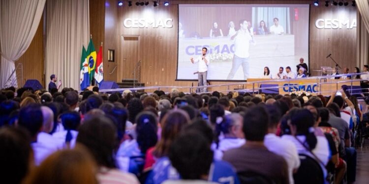 JHC participa de aula inaugural de cursos para o Ejai e diz que alunos são inspiração