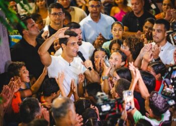 JHC entrega areninha no Benedito Bentes e reforça compromisso com os mais pobres