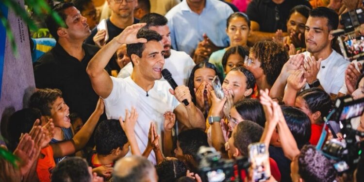 JHC entrega areninha no Benedito Bentes e reforça compromisso com os mais pobres