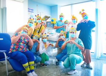 Minions invadem a pediátrica do Hospital da Cidade e transformam rotina com leveza e afeto