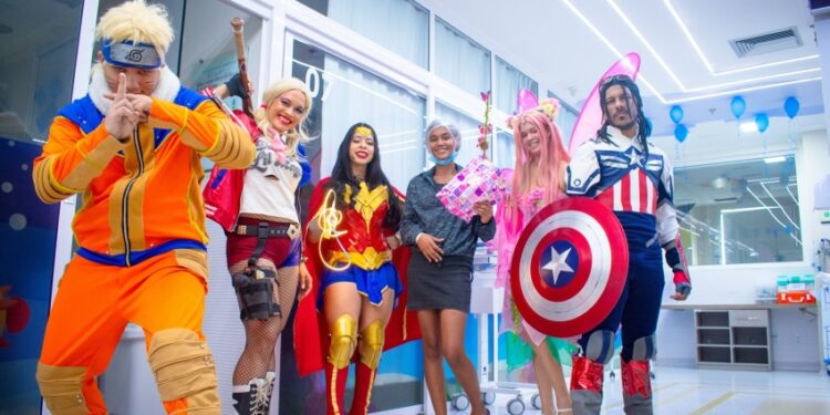 Personagens infantis invadem o Hospital da Cidade e levam alegria para os pequenos pacientes