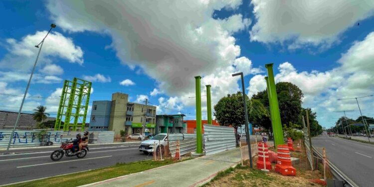 Instalação de passarela fecha trecho da Av. Durval de Góes Monteiro nos dias 1º, 8 e 9 de novembro