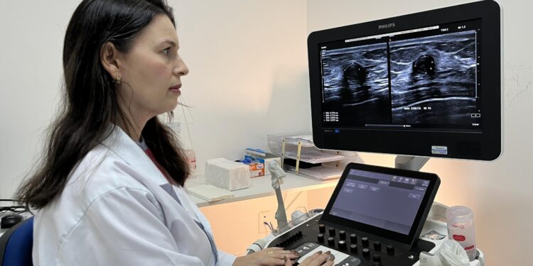 Dia D do Outubro Rosa celebra cuidado e avanços no diagnóstico do câncer de mama no Centro de Diagnóstico da Uncisal