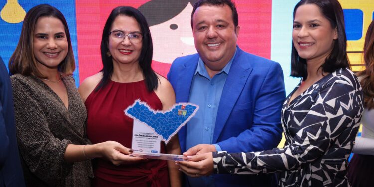 Governador cria Prêmio Escola 10, que reconhece municípios com melhores indicadores educacionais