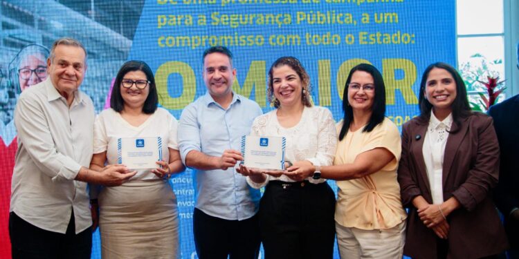Governador presta homenagens no Dia do Servidor Público