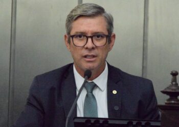 Cabo Bebeto lamenta decisão do TRF5 que cria turma de Medicina exclusiva para membros do MST