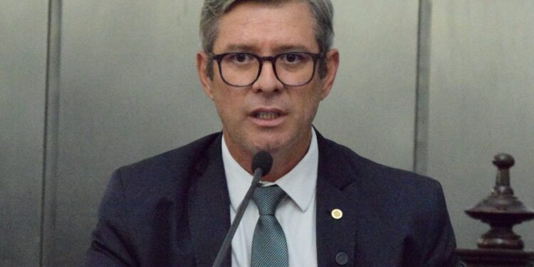 Cabo Bebeto lamenta decisão do TRF5 que cria turma de Medicina exclusiva para membros do MST