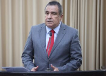 Inácio Loiola homenageia professores e defende maior valorização da categoria