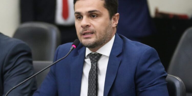 Alexandre Ayres propõe controle mais rigoroso sobre emissão de poluentes