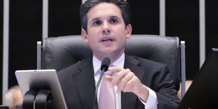 Isenção do Imposto de Renda sempre foi uma prioridade, afirma Motta