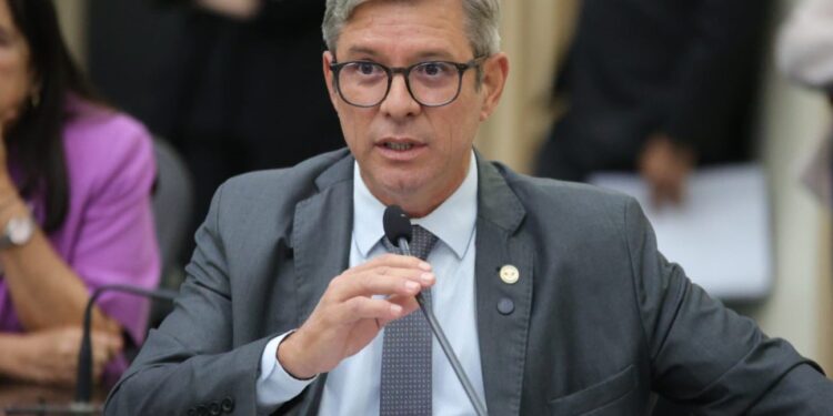 Deputados divergem sobre operação policial no Rio de Janeiro