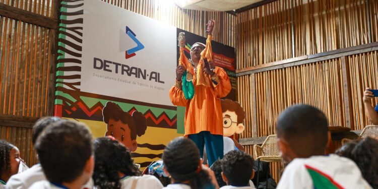 Com minicircuito, contação de histórias e brincadeiras, Detran leva educação para o trânsito à 11ª Bienal do Livro