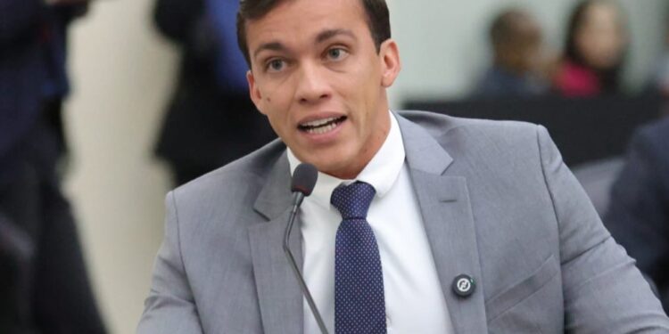 Delegado Leonam cobra providências diante do aumento da violência contra mulheres