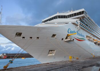 Primeiro navio da temporada 25/26 de cruzeiros chega a Alagoas