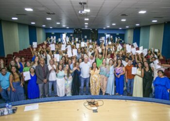 Acessuas Trabalho entrega certificados de conclusão de cursos de qualificação profissional