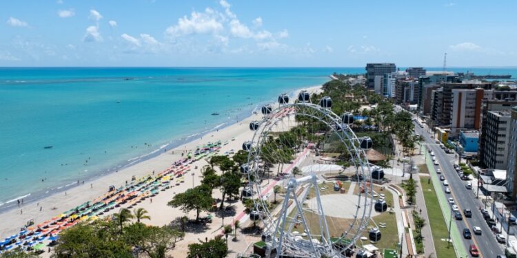 Maceió lidera ranking de destinos mais vendidos da Azul Viagens em 2025