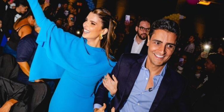 JHC prestigia formatura unificada do 9° ano e destaques investimentos históricos na educação