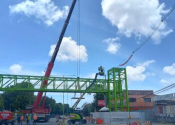 Prefeitura conclui instalação da estrutura principal da passarela do Canaã