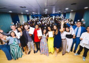Primeira-dama de Maceió prestigia formatura do Emprega Jovem e celebra transformação na vida de 360 alunos