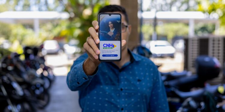 Detran Alagoas orienta passo a passo para obtenção da 1ª CNH pelo app e site do órgão