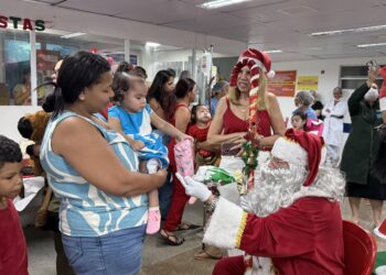 Festa de Natal leva alegria e acolhimento às crianças internadas na Pediatria do HGE