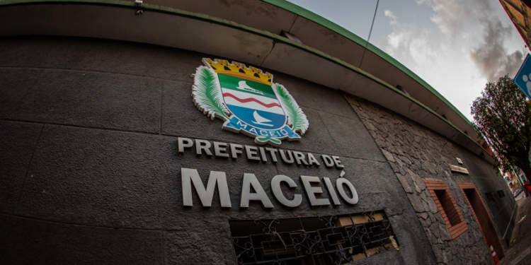 Prefeitura de Maceió paga salário de dezembro e 13º nesta sexta-feira (19)
