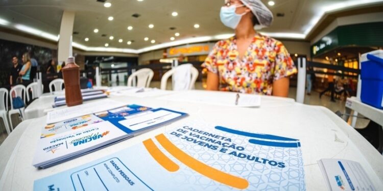Pontos de vacinação do Maceió Shopping e Pátio Shopping não funcionam neste final de semana