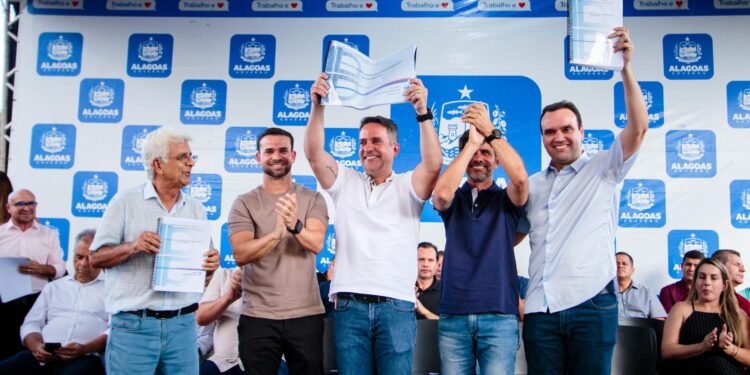 Governo entrega pontes, pavimentação de ruas e sala do Saúde Até Você Digital em União dos Palmares