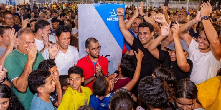 JHC inaugura Parque Linear e beneficia 90 mil pessoas no Benedito Bentes