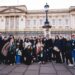 JHC e Marina Candia acompanham estudantes em visita à National Gallery e ao Palácio de Buckingham, em Londres