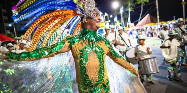 Com apoio a mais de 70 blocos de rua e escolas de samba, Prefeitura consolida Maceió como a capital das prévias