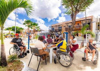 JHC entrega Cidade do Idoso e garante gratuidade nos ônibus para pessoas a partir de 65 anos