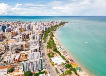 Maceió ocupa a 5ª posição no ranking para o feriado de Tiradentes, aponta Kayak