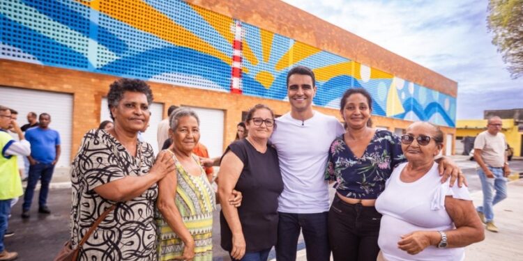 JHC entrega Novo Mercado e realiza sonho de 40 anos no Benedito Bentes