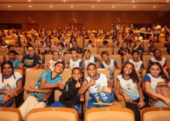 Estudantes participam de concerto da Orquestra Sinfônica de Lisboa