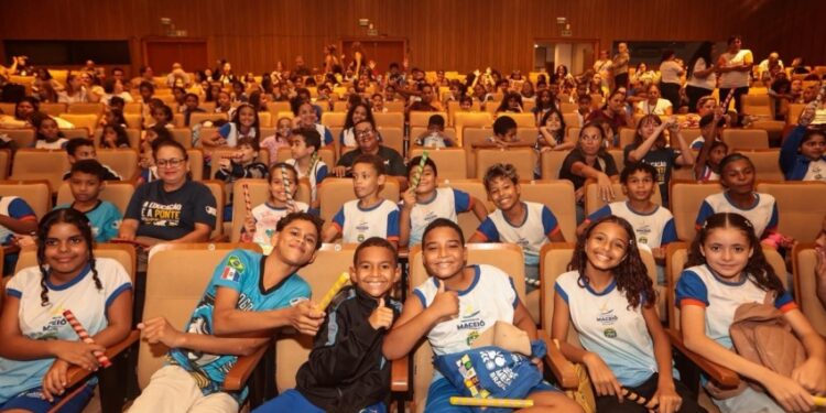 Estudantes participam de concerto da Orquestra Sinfônica de Lisboa