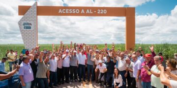 Governo de Alagoas entrega estrada que liga povoados em Junqueiro à BR-101