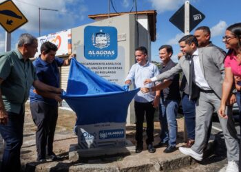 Governo inaugura 66 ruas, entrega sala do Saúde Até Você Digital e distribui sementes em Rio Largo