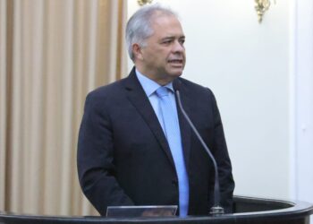 Silvio Camelo destaca importância do jornalismo e homenageia profissionais no Dia do Jornalista