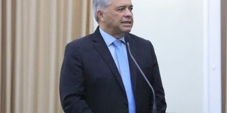 Silvio Camelo destaca importância do jornalismo e homenageia profissionais no Dia do Jornalista