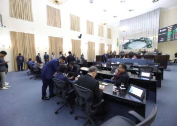 Parlamentares aprovam reajuste de 6% para servidores públicos estaduais