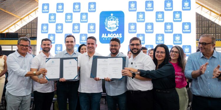 Paulo Dantas entrega pacote de investimento de R$ 6 milhões em Maribondo