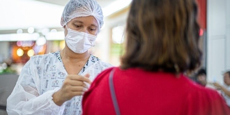 Saúde destaca importância da vacina contra influenza durante Semana Mundial de Imunização