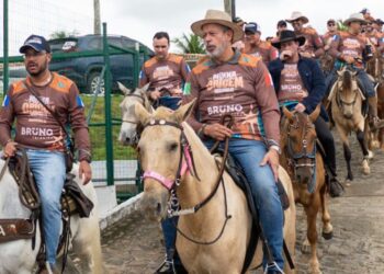 “Cavalgada é resistência cultural e homenagem ao trabalhador que sustenta o Nordeste”, diz Arthur Lira em Maribondo