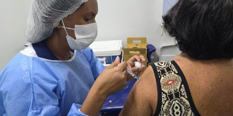Alerta de saúde sobre baixa adesão à Campanha contra Influenza e chama pública prioritária para imunização