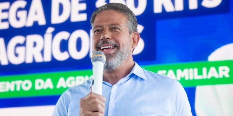 Arthur Lira diz que Renan Calheiros é “criador de fake news e está gagá”