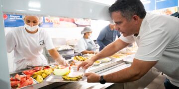 Governador entrega 1º Restaurante Popular Alagoas Sem Fome no interior do Estado