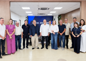 José Carlos Lyra recebe Troféu Dom Hélder Câmara por contribuição ao desenvolvimento de Alagoas