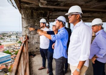 “Estamos devolvendo vida ao Centro de Maceió”, destaca prefeito durante vistoria ao novo Centro Administrativo